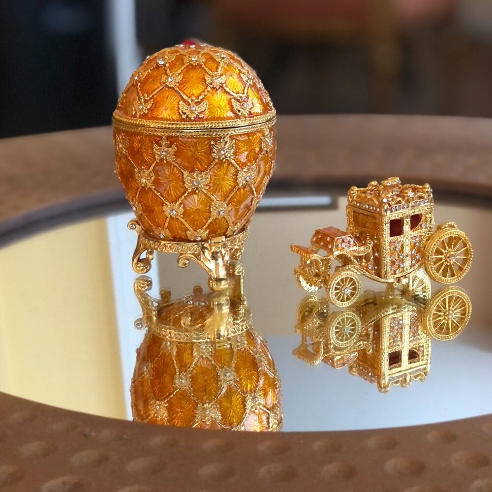 Gift Idea - Stunning Replica Faberge Easter Egg/Carriage. Plus Hardcover Book!